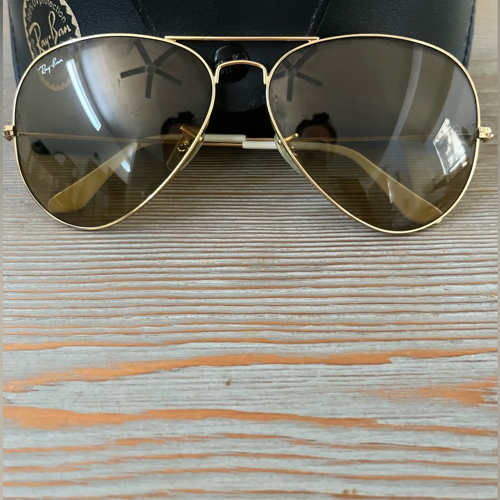 Authentic Ray-Ban Aviator Sunglasses - Picture 2 of 11